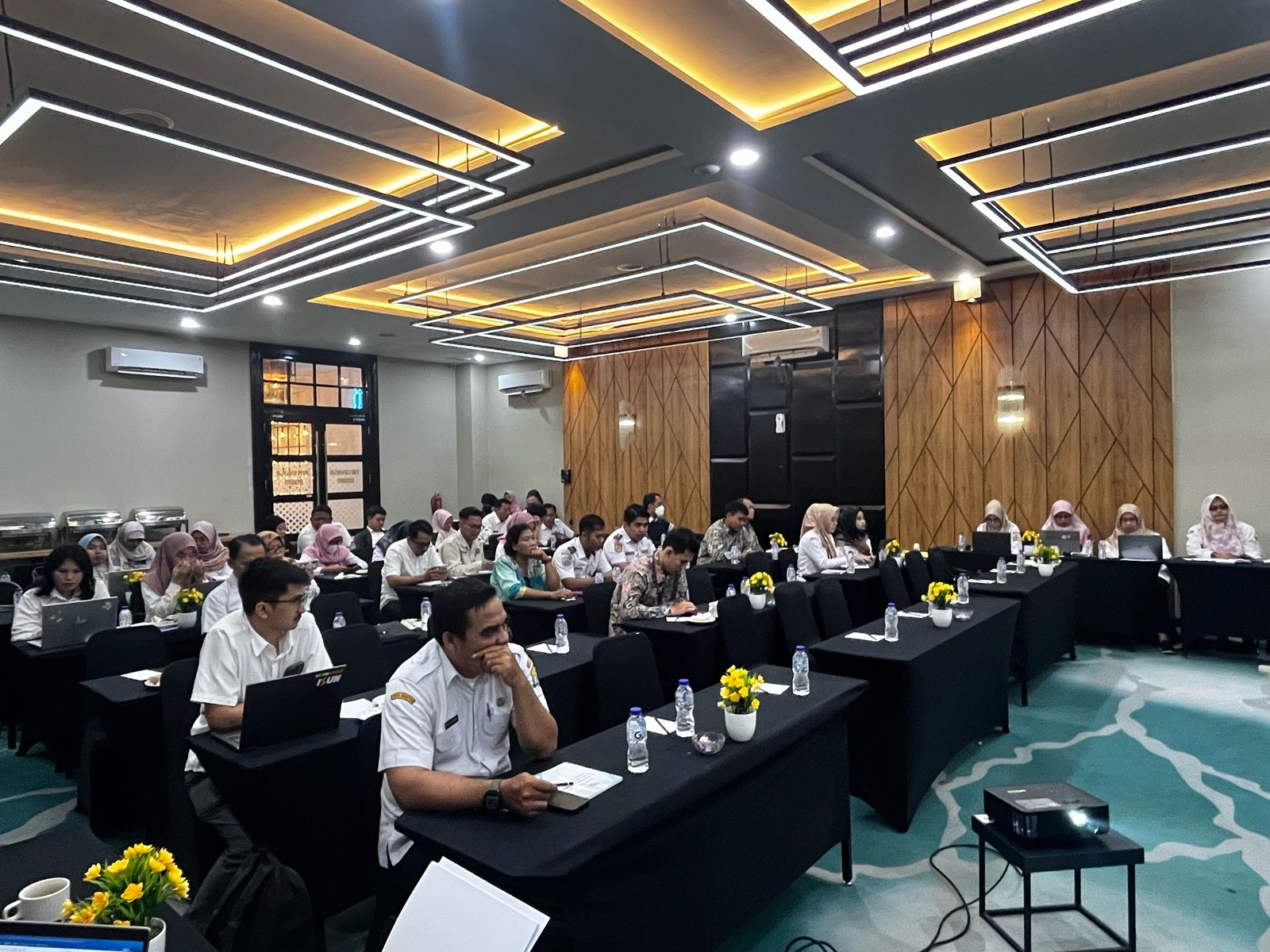 rapat koordinasi (RAKORBID) bersama mitra bidang infrastruktur dan kewilayahan, Rabu (16/4/2025).